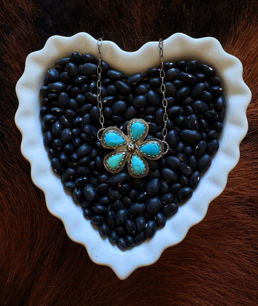 kingman flower choker